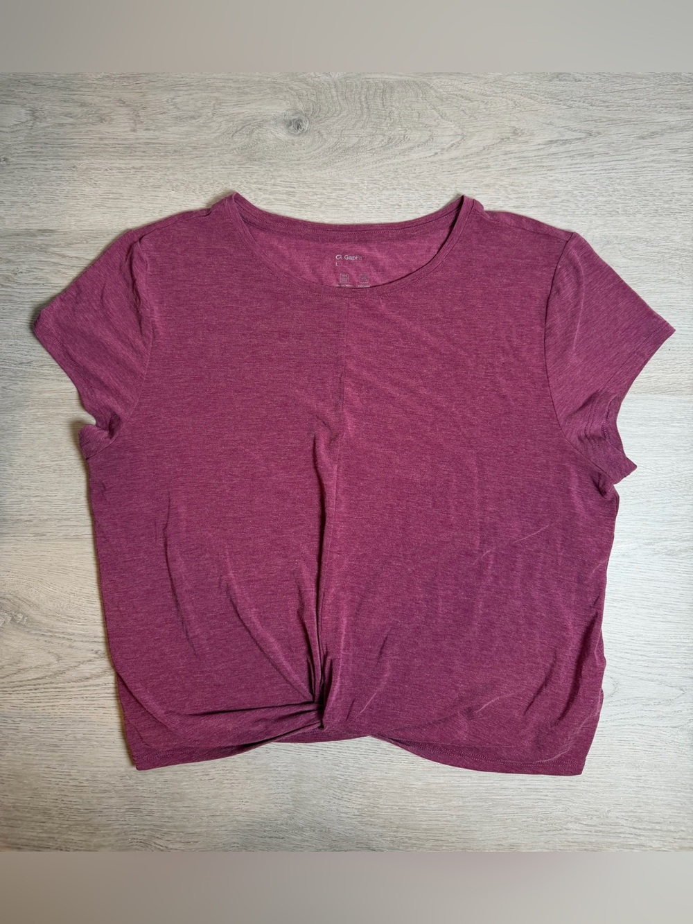 GapFit Breathe Twist-Front Activewear T-Shirt L Burgundy